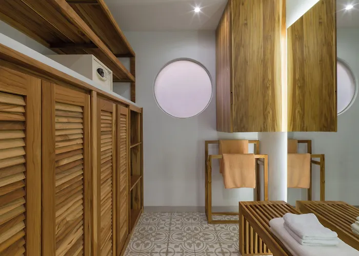 Bay Boutique Hotel, & (adults Only)
